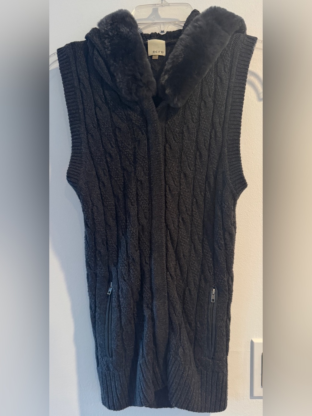 Ecru Sleeveless Knit Cable Zip Faux Fur Hoodie. Sz. M. Great Condition.
